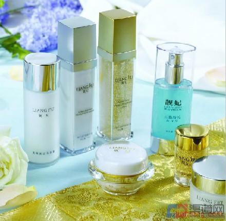 靚妃化妝品 品牌形象、連鎖裝修與加盟全解析